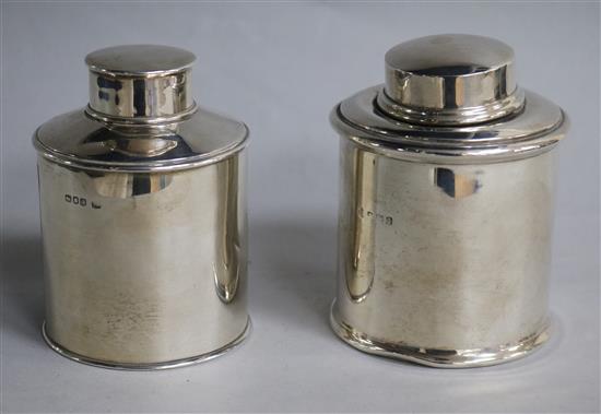 Two George V silver tea caddies, 8 oz.